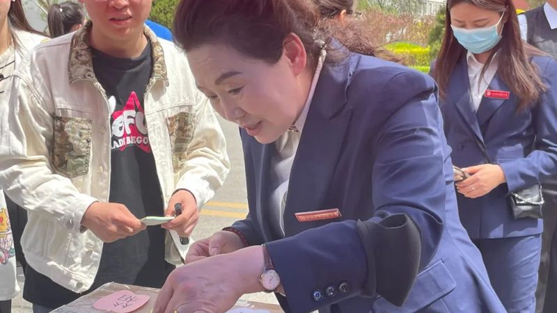 上海文化传媒公司办公设备清单：从基础到专业解析**